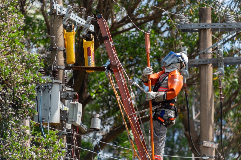Governo aprova renovação de 14 concessões de distribuição de energia e Enel fica de fora da lista