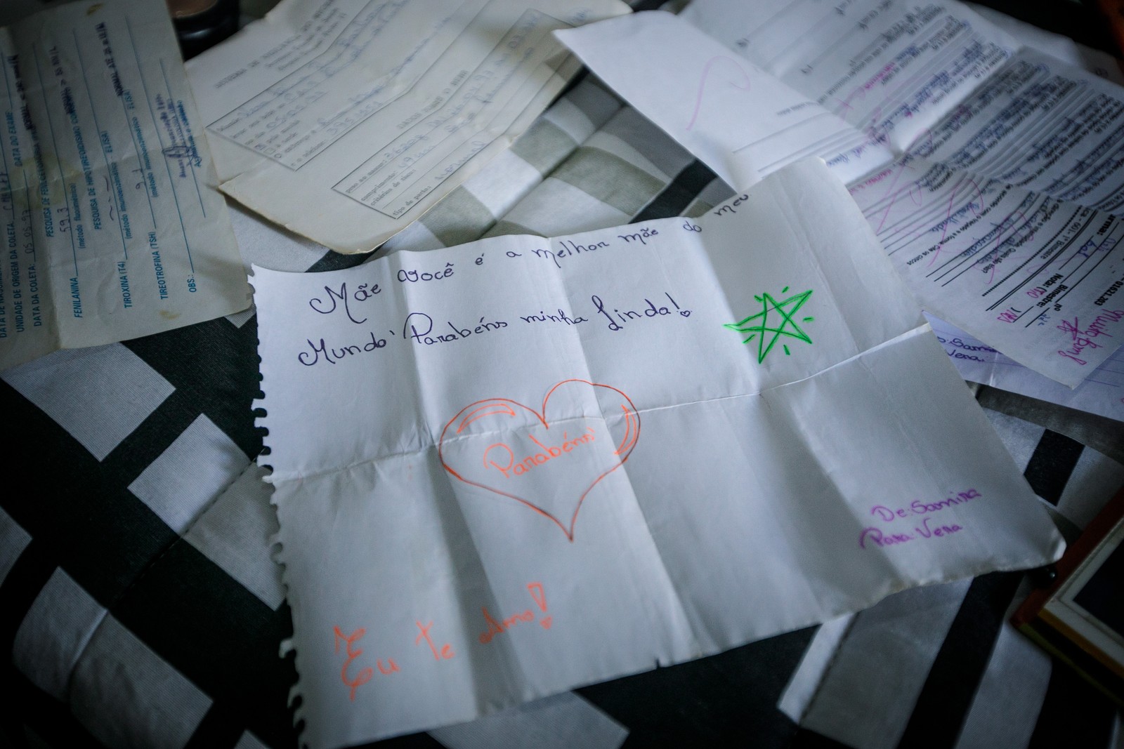 Cartas e diários escritos por Samira Pires ainda são preservados pela família — Foto: Brenno Carvalho