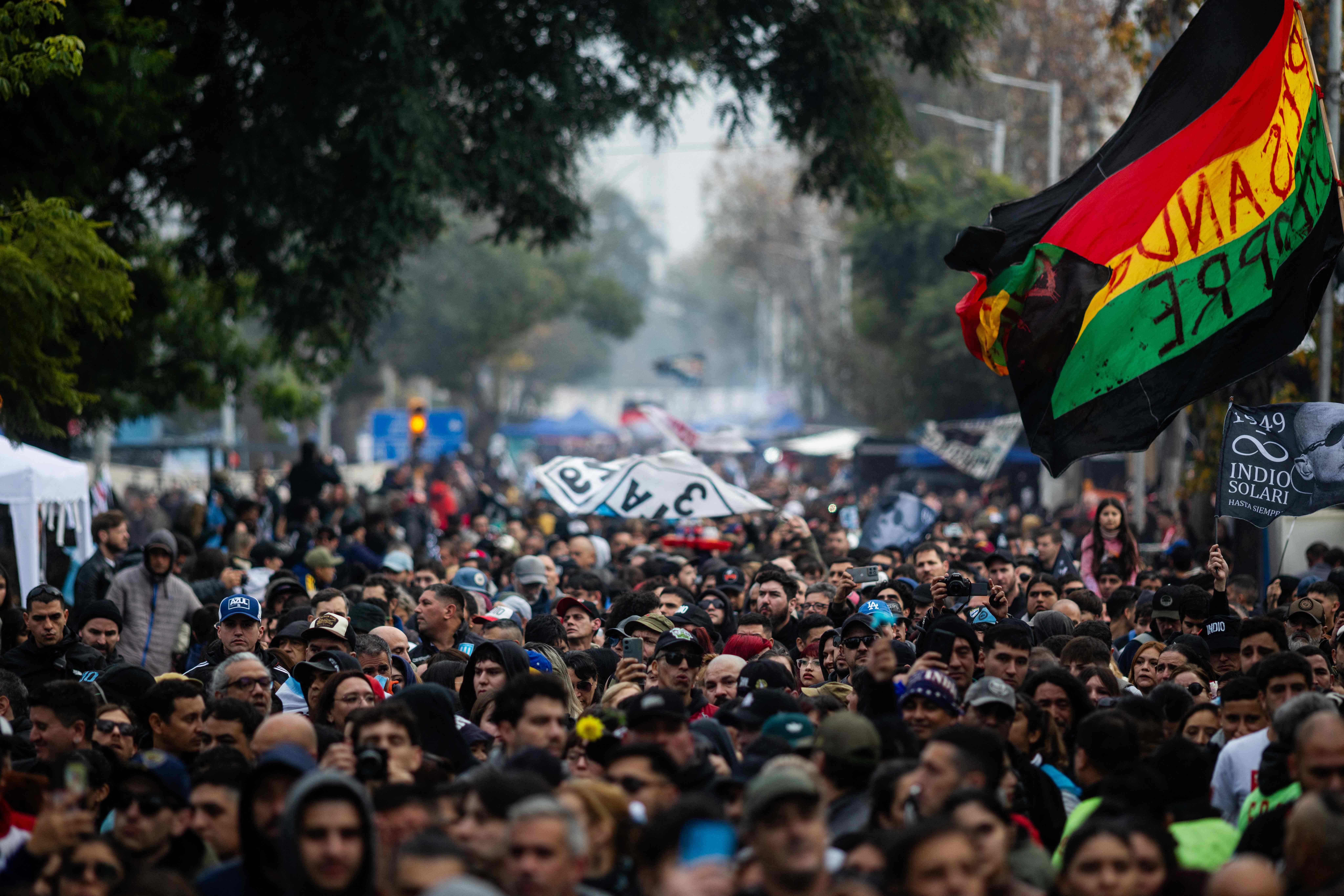 Quem é o ícone do rock argentino que levou milhares de fãs a