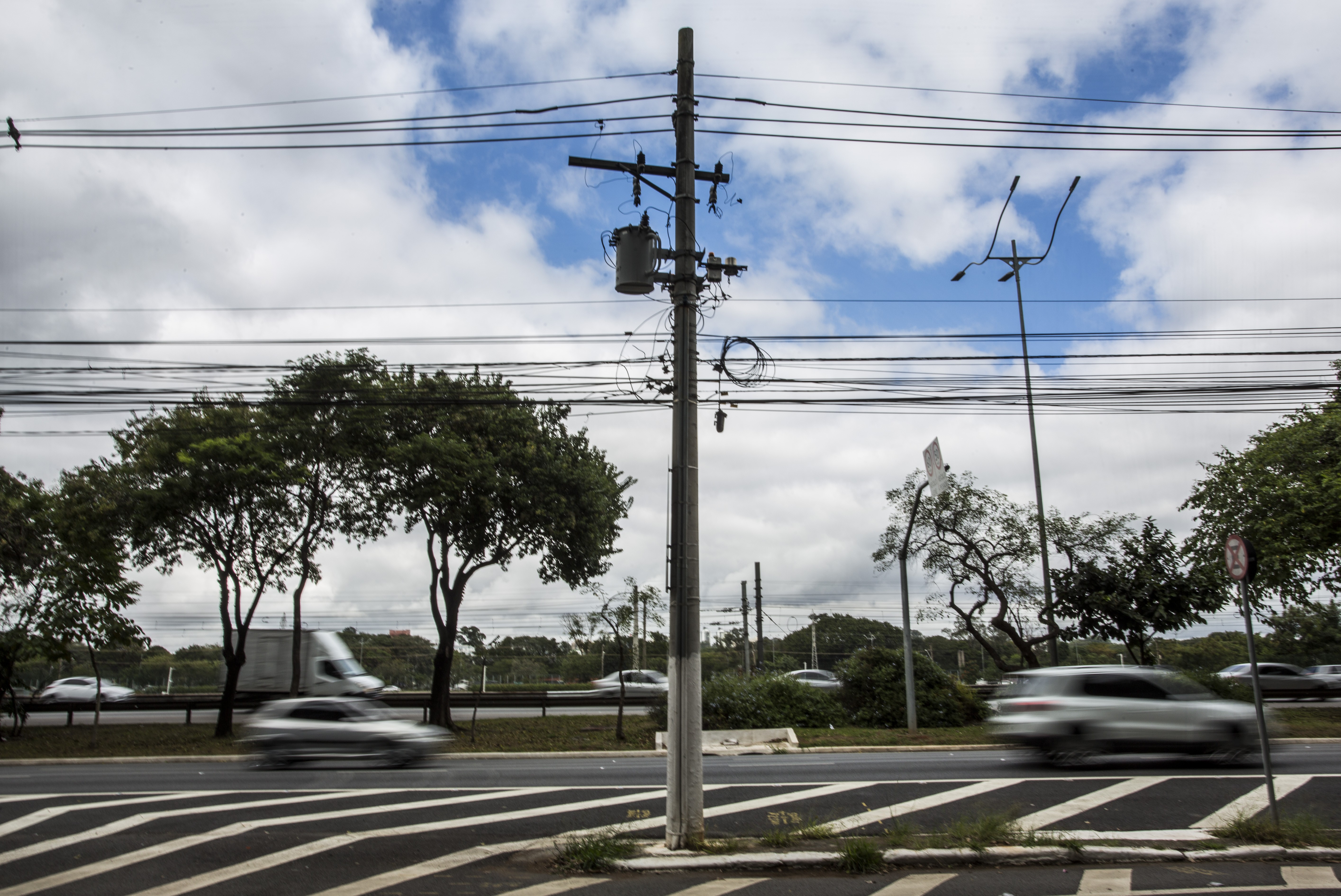 Mulher morre ao tentar fugir de assalto na Marginal Pinheiros
