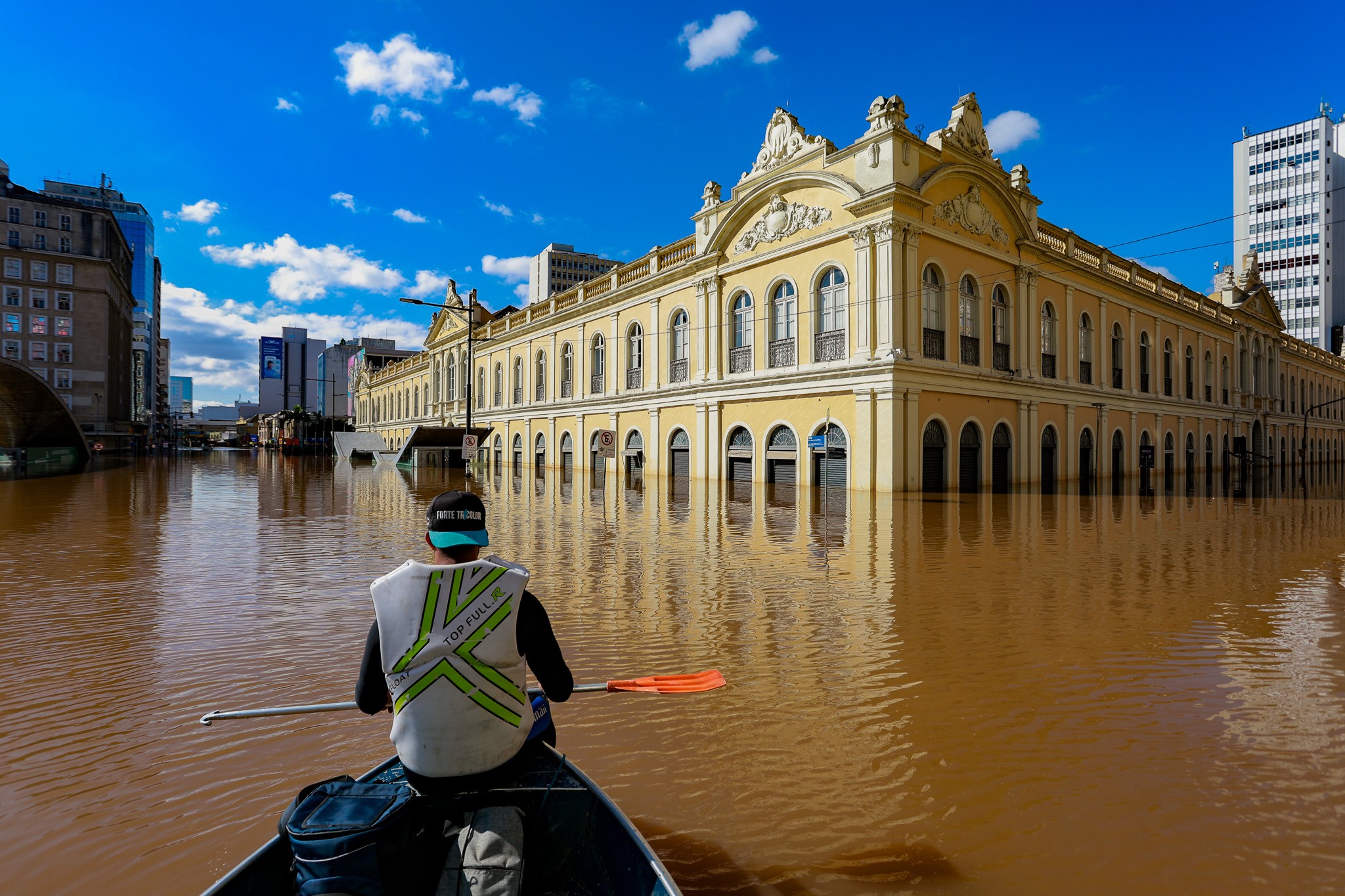 Enchentes de 2024 elevaram ansiedade e depress&atilde;o entre ga&uacute;chos, aponta estudo da Fiocruz