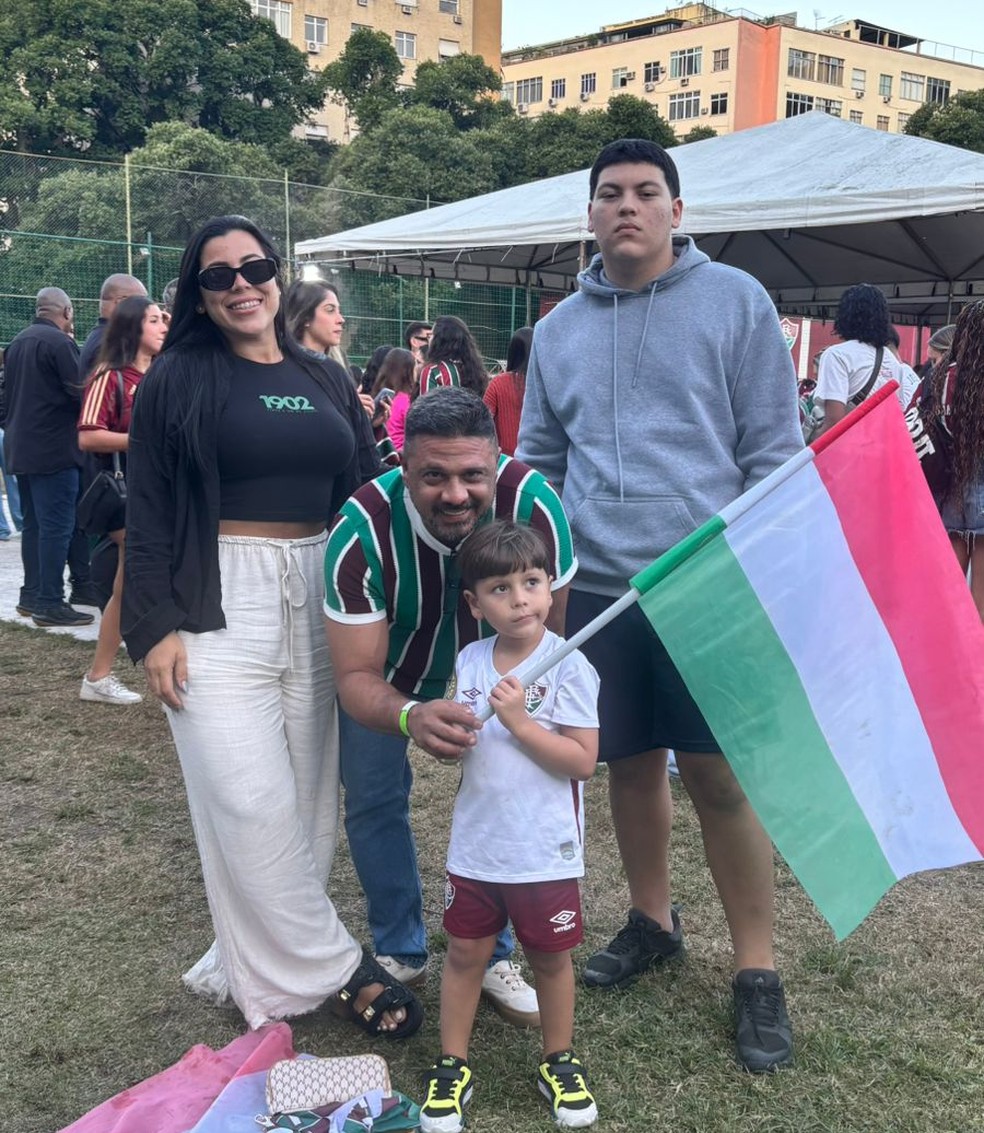 Família reunida para acompanhar o Flu — Foto: Maírah Rubim
