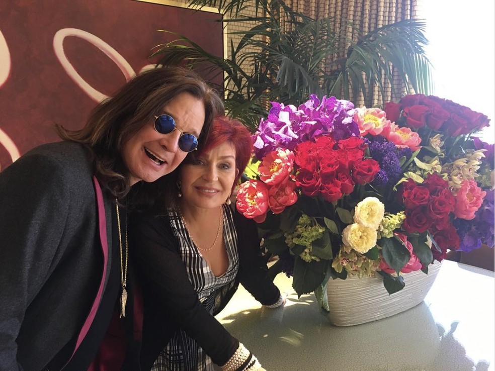 Ozzy e Sharon Osbourne em maio de 2017, quando renovaram os votos do casamento que começou em 1982 e foi interrompido brevemente em 2016 — Foto: Reprodução/Instagram