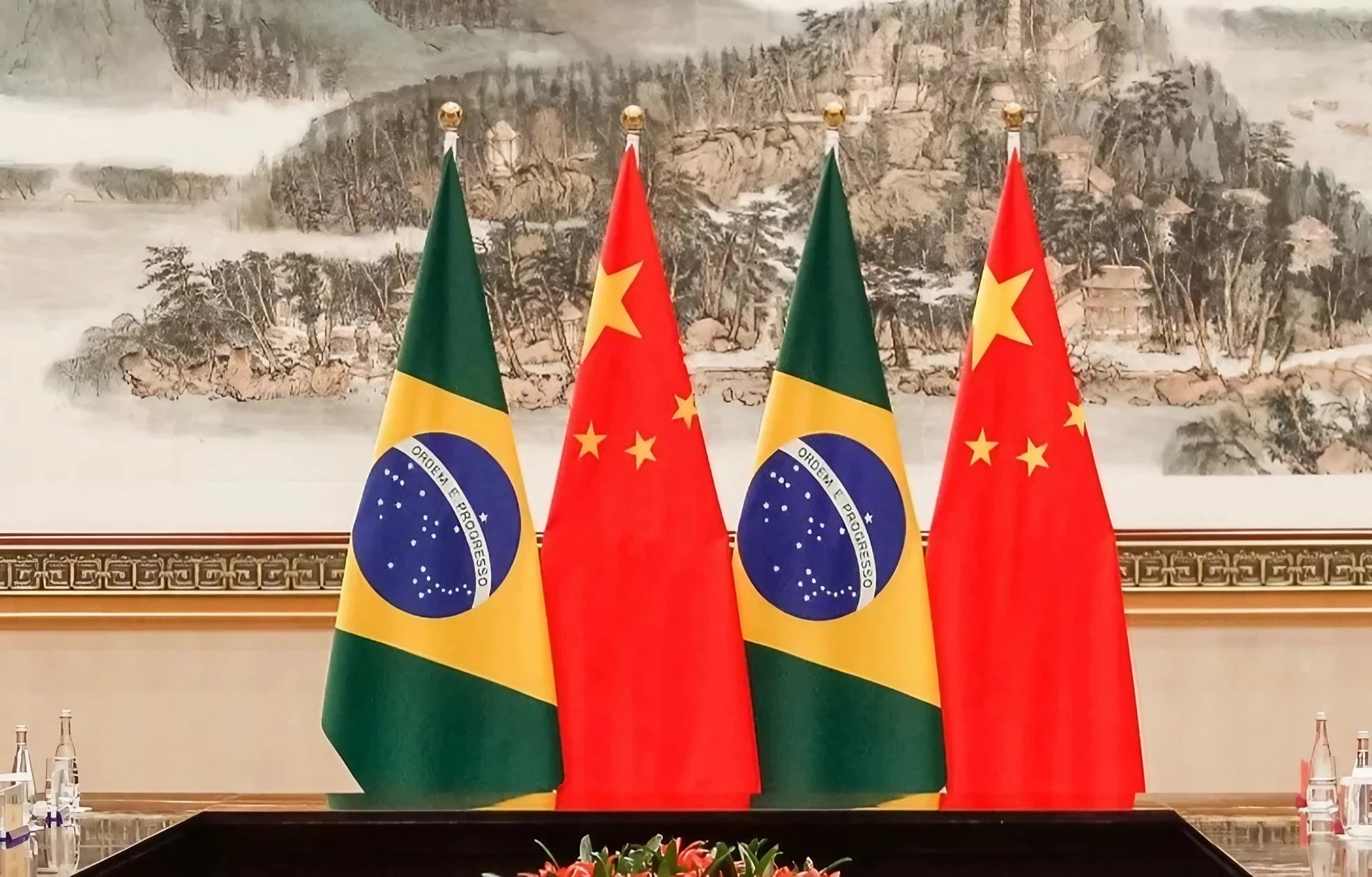Investimento chinês salta 45% no Brasil, que foi o principal destino dos aportes do país asiático em 2025