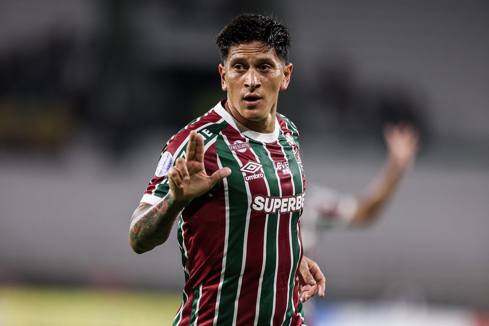 Cano garantiu a vitória tricolor — Foto: MARCELO GONÇALVES / FLUMINENSE