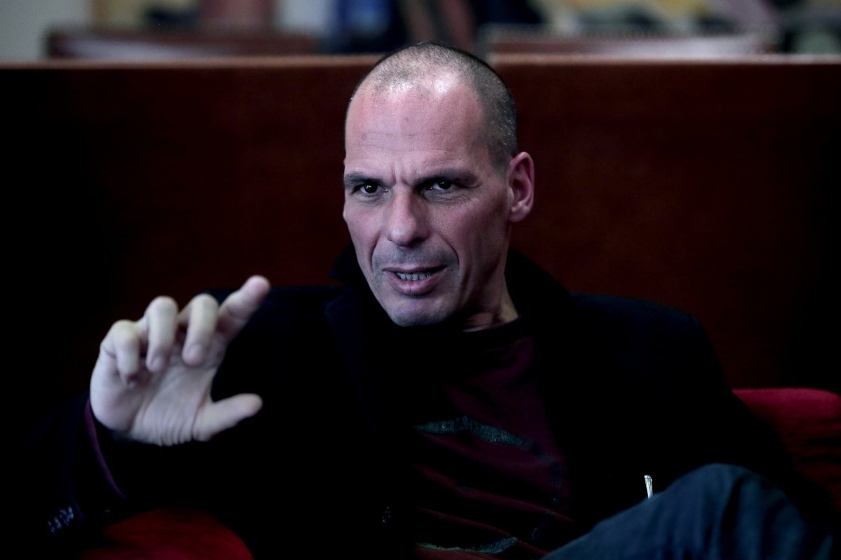 Em novo livro, economista explica como redes ditam nosso comportamento: 'As big techs controlam a sua mente'