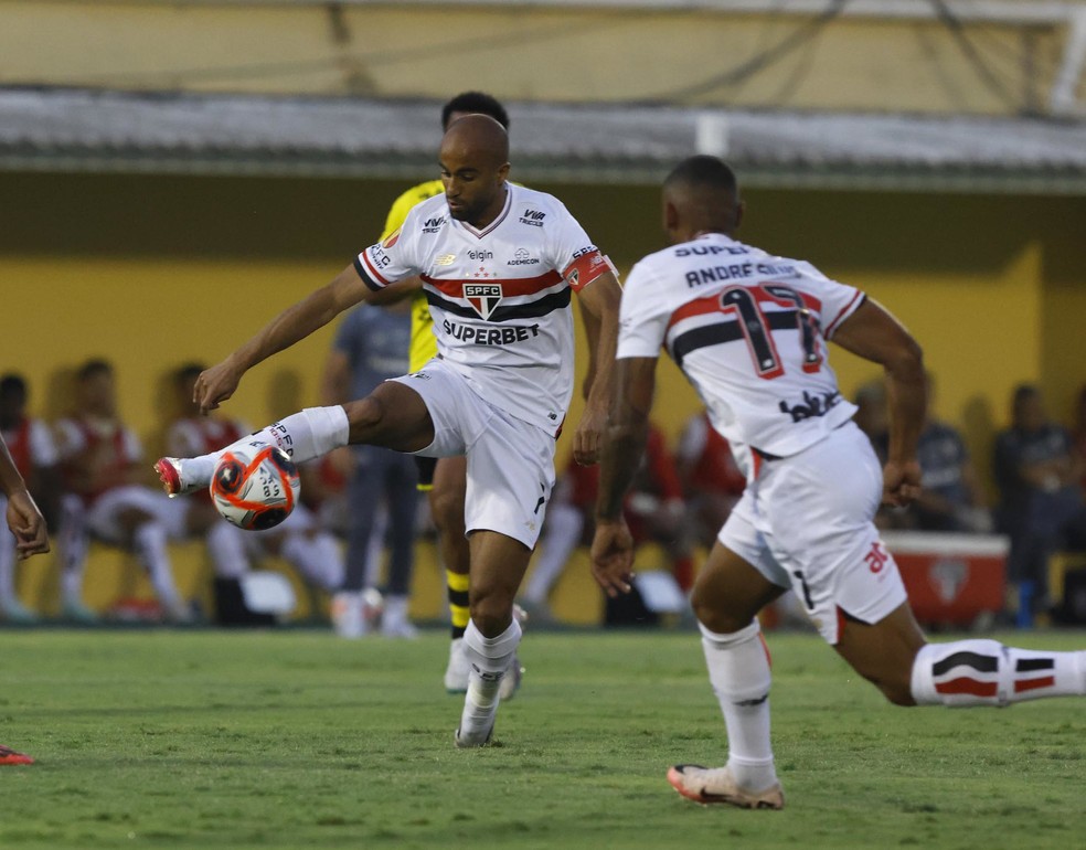 Lucas em ação na vitória do São Paulo sobre o São Bernardo — Foto: Divulgação São Paulo
