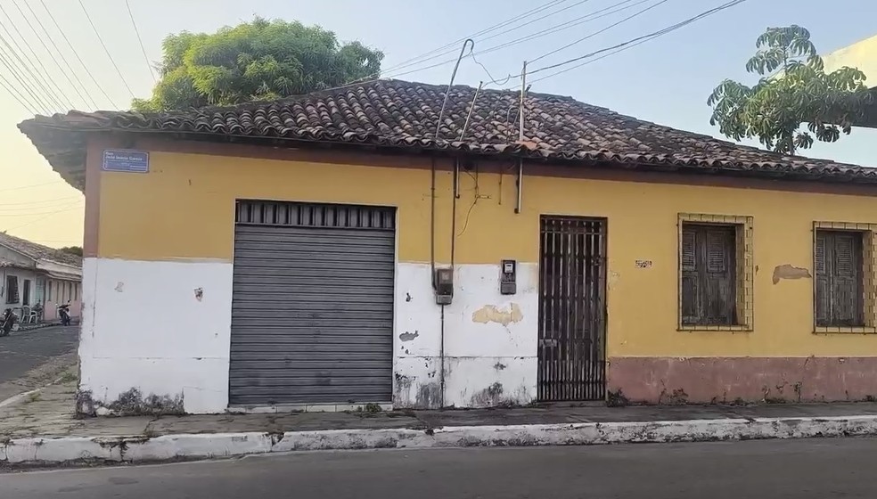 Endereço onde empresa que recebeu dinheiro de emenda está registrada; dono do imóvel afirma que local nunca abrigou loja — Foto: Cristiano Mariz