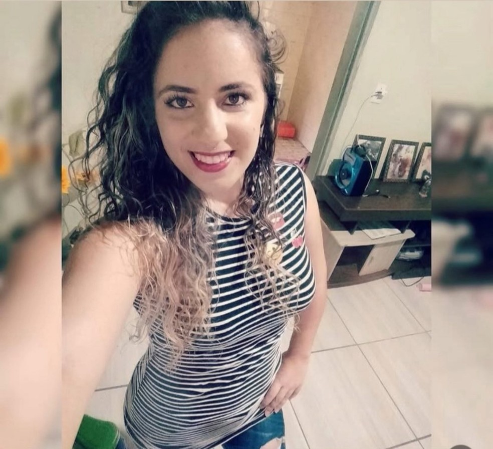 Eweline Passos Rodrigues, de 28 Anos, Conhecida Como 