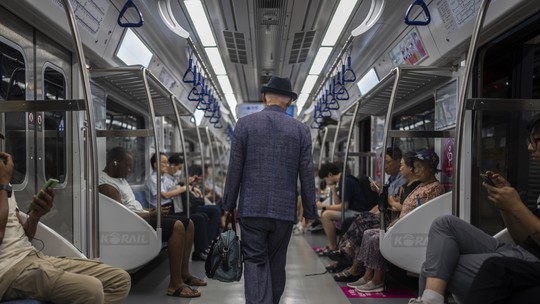 Envelhecimento da Coreia do Sul abre disputa por gratuidade no metrô, distração para idosos de baixa renda