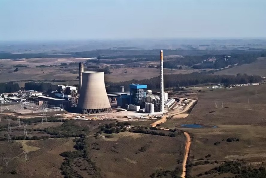 Usina termel&eacute;trica movida a carv&atilde;o mineral no Rio Grande do Sul