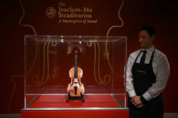 Violino Stradivarius de 1714 pode bater recorde em leilão e se