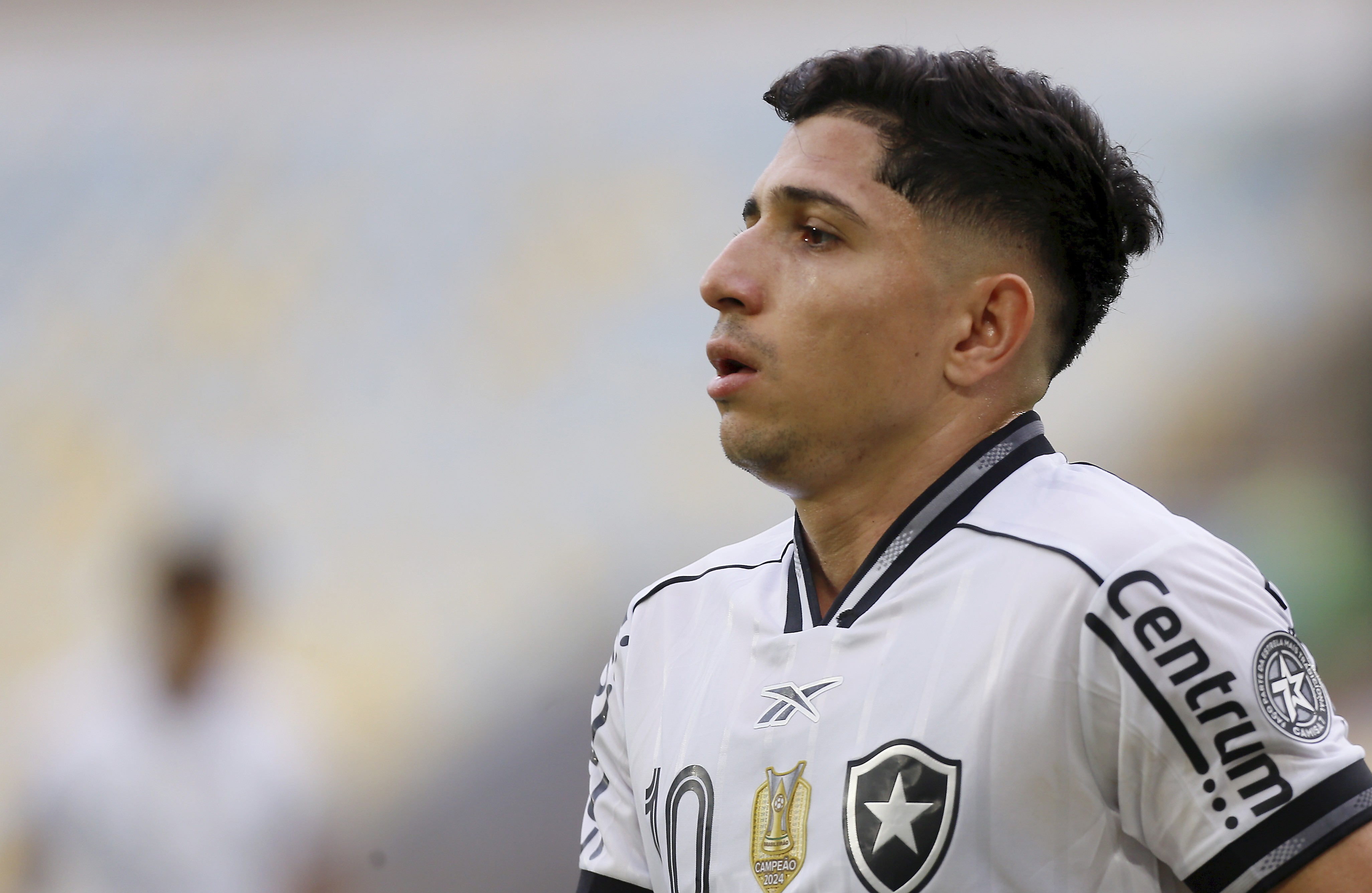 Botafogo encara o Ceará com lista de desfalques por lesão e suspensão; confira relacionados