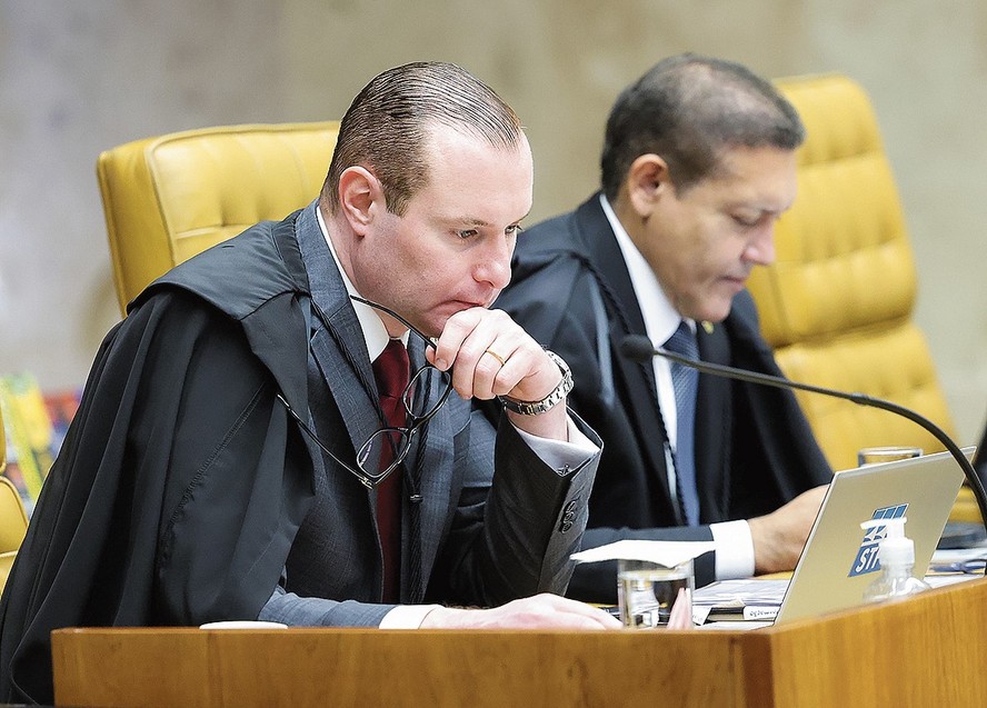 Zanin e Nunes Marques: ministros estão entre nomeados ao STF com menos de 50 anos em leva recente