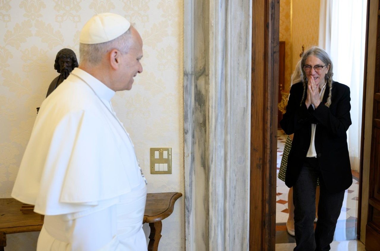 Ícone do punk, Patti Smith encontra Papa Leão XIV: 