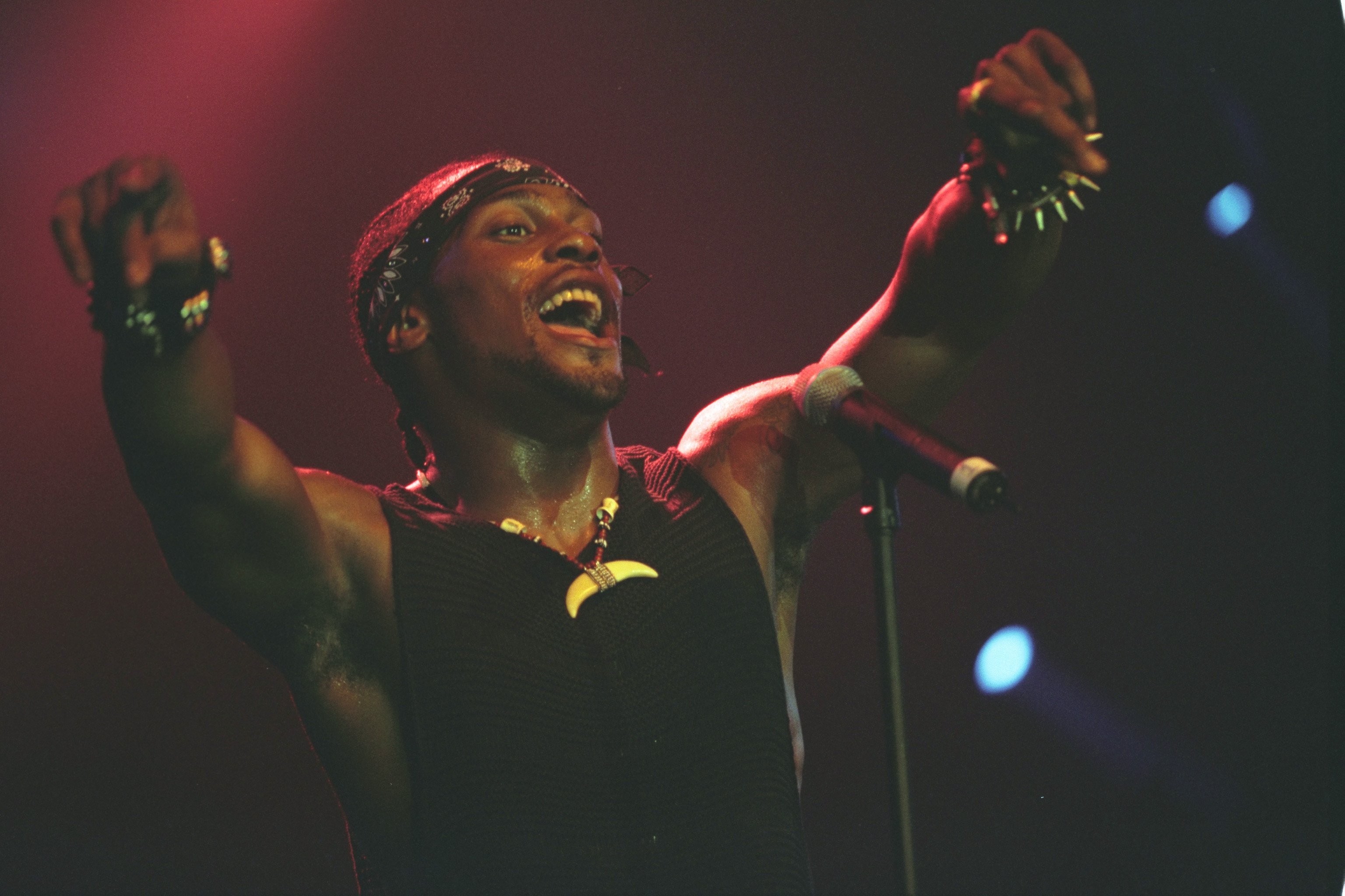 Morre D'Angelo, ícone do neo soul americano, aos 51 anos