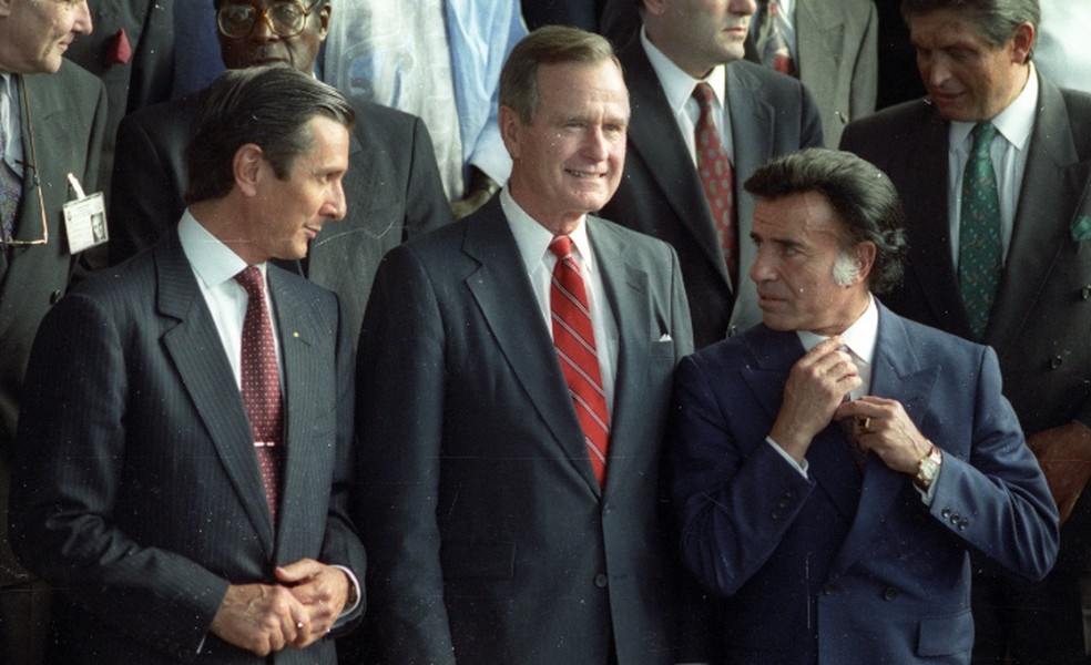 Os então presidentes Fernando Collor (Brasil), George Bush (EUA) e Carlos Menem (Argentina), na Confereência Rio-92 — Foto: Ivo Gonzalez/Agência O GLOBO