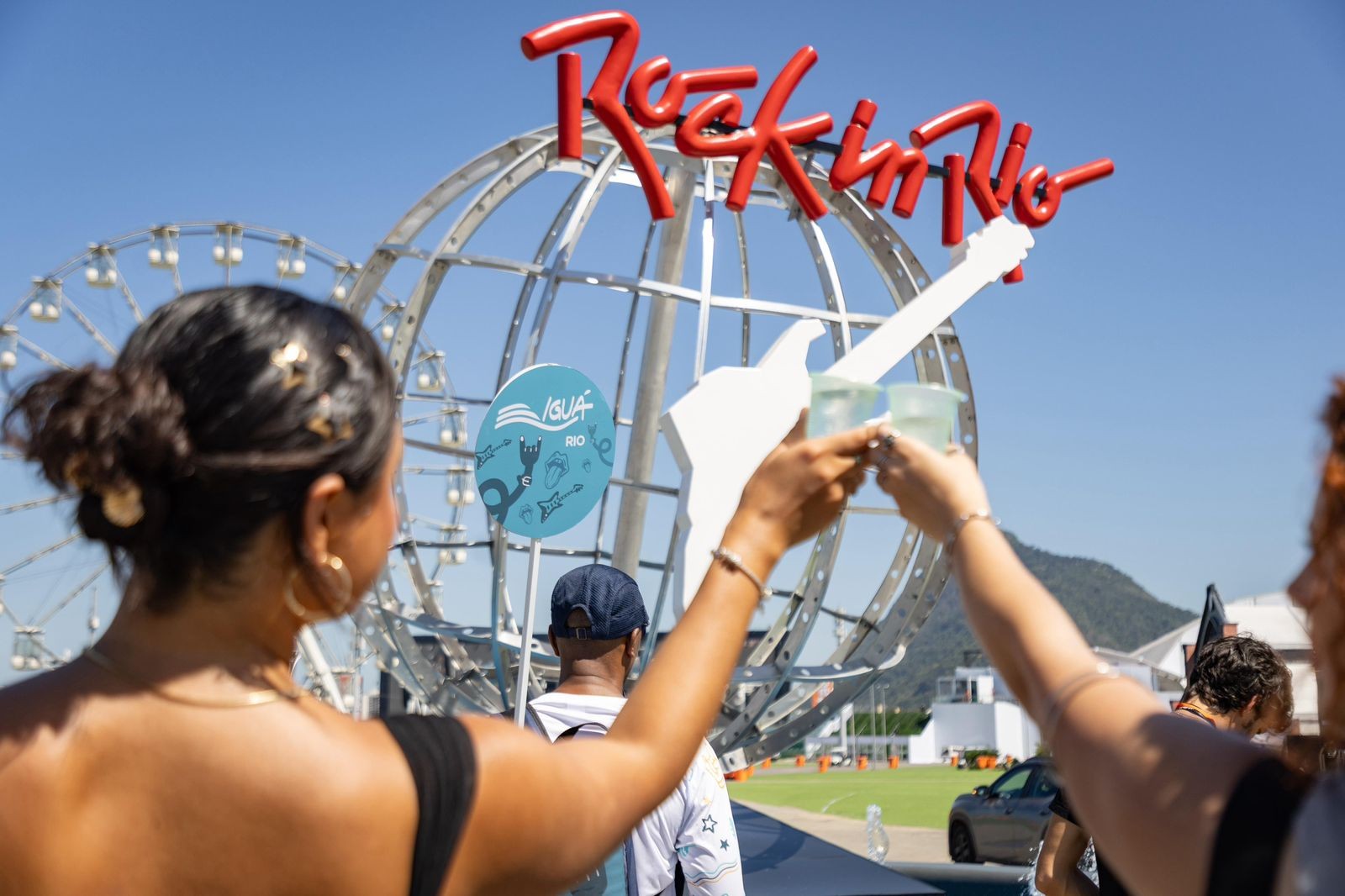 Rock in Rio: com sol e calorão, primeiro dia do festival teve mais de dez mil litros de água distribuídos ao público - Foto