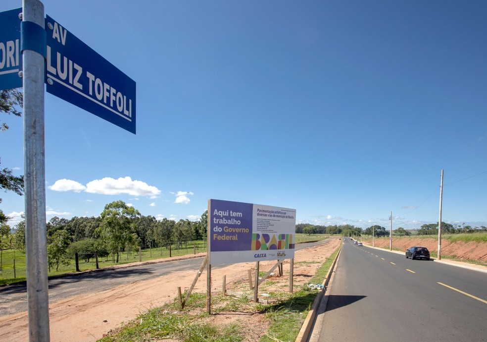 Estrada com o nome de Luiz Toffoli, pai do ministro Dias Toffoli, dá acesso à chácara onde vive — Foto: Edilson Dantas