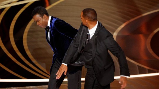 Homenageado no Globo de Ouro, Eddie Murphy faz piada com tapa de Will Smith em Chris Rock