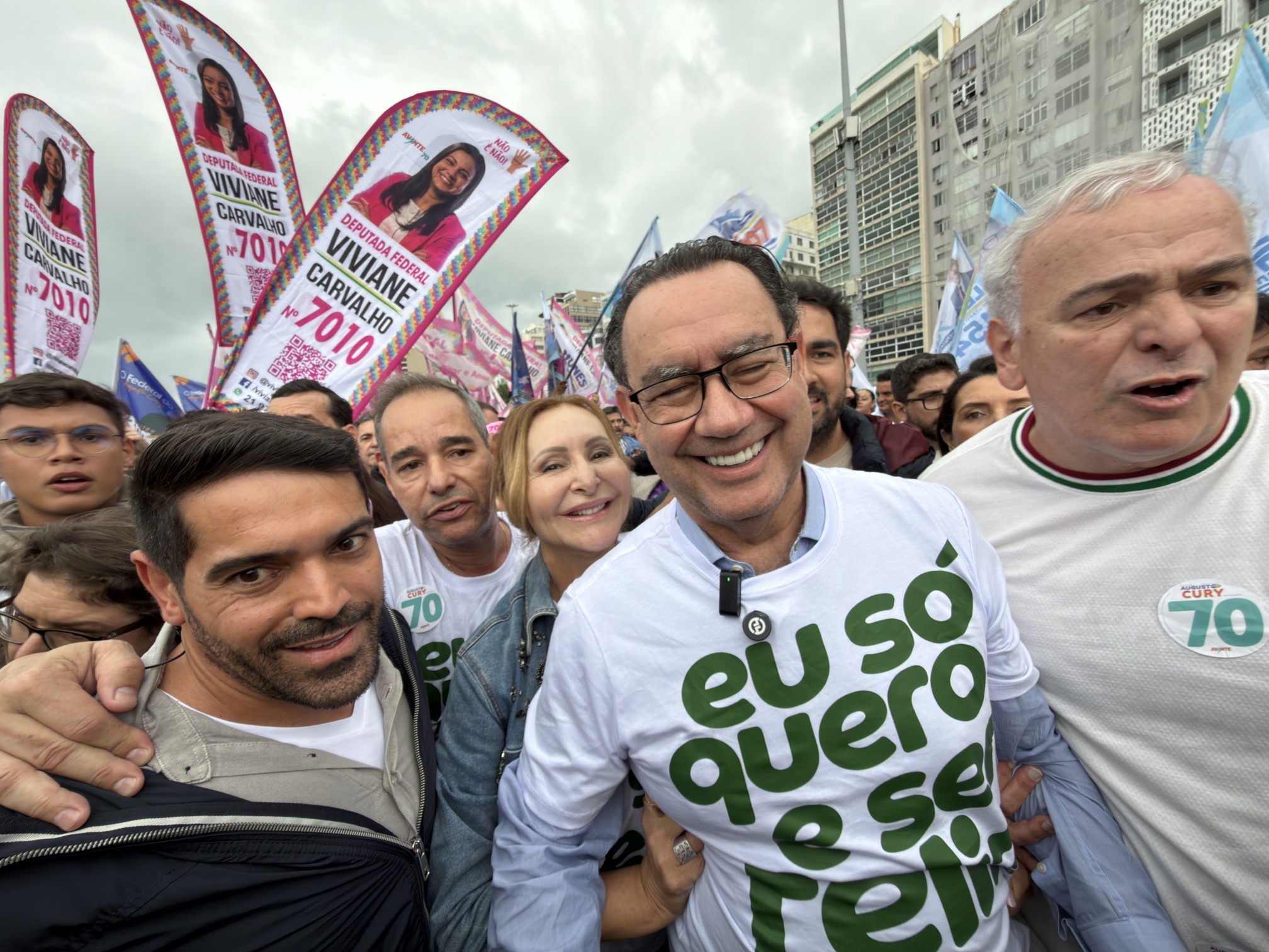 Augusto Cury se destaca em Copacabana com apoio a Mendonça e críticas à polarização