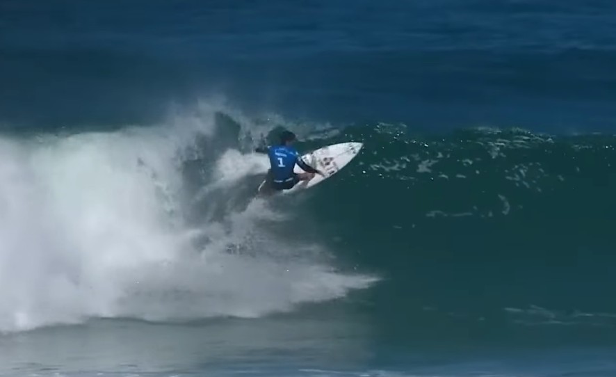 Não deu: em bateria eletrizante, Gabriel Medina perde para sul-africano e se despede de Saquarema
