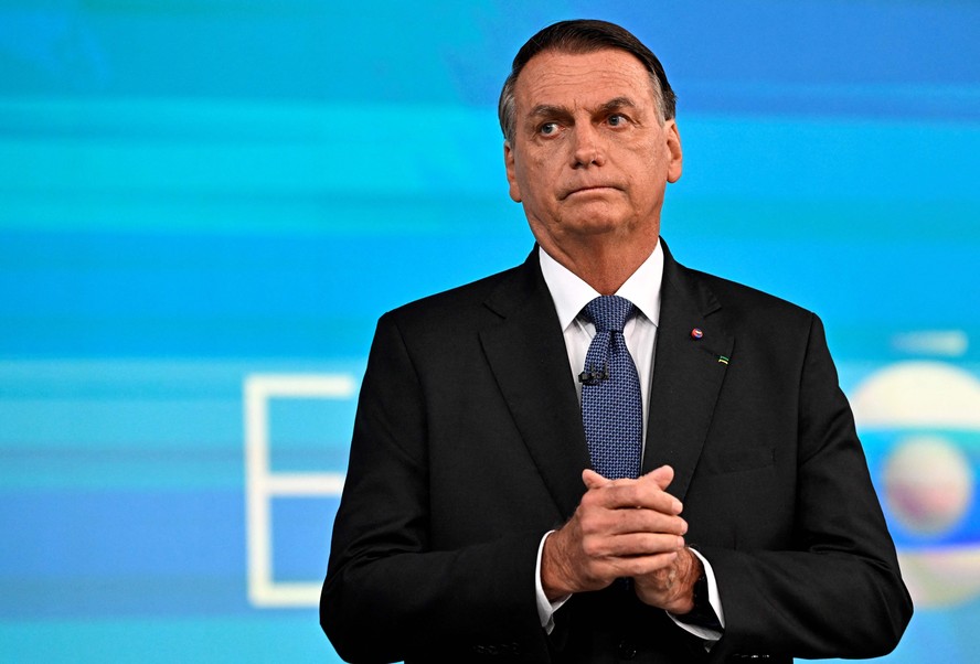 Ex-presidente Jair Bolsonaro é alvo de ação na Justiça Eleitoral por ataques infundados às urnas eletrônicas em reunião com embaixadores