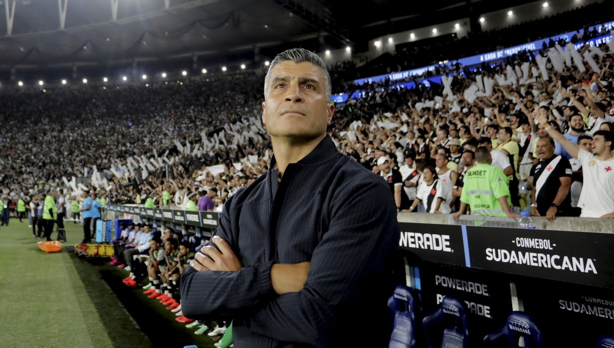 Vasco desafia tabu contra o Corinthians em duelo direto na luta contra o rebaixamento