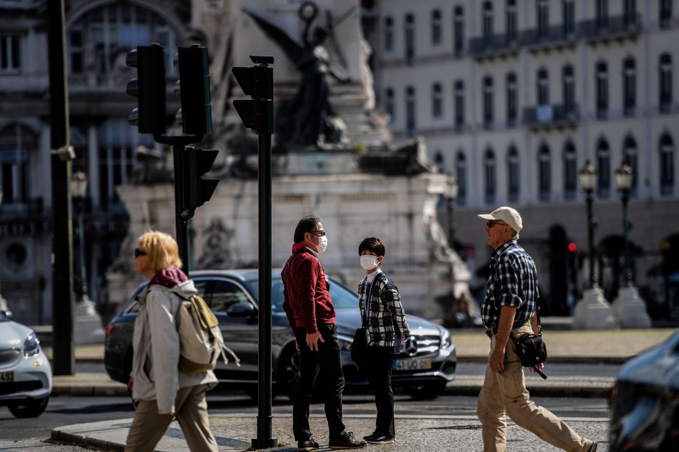 Turistas andam por Lisboa, Portugal — Foto: PATRICIA DE MELO MOREIRA/AFP