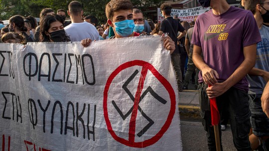 Parlamento da Grécia aprova lei para barrar partido ligado a neonazistas nas eleições 