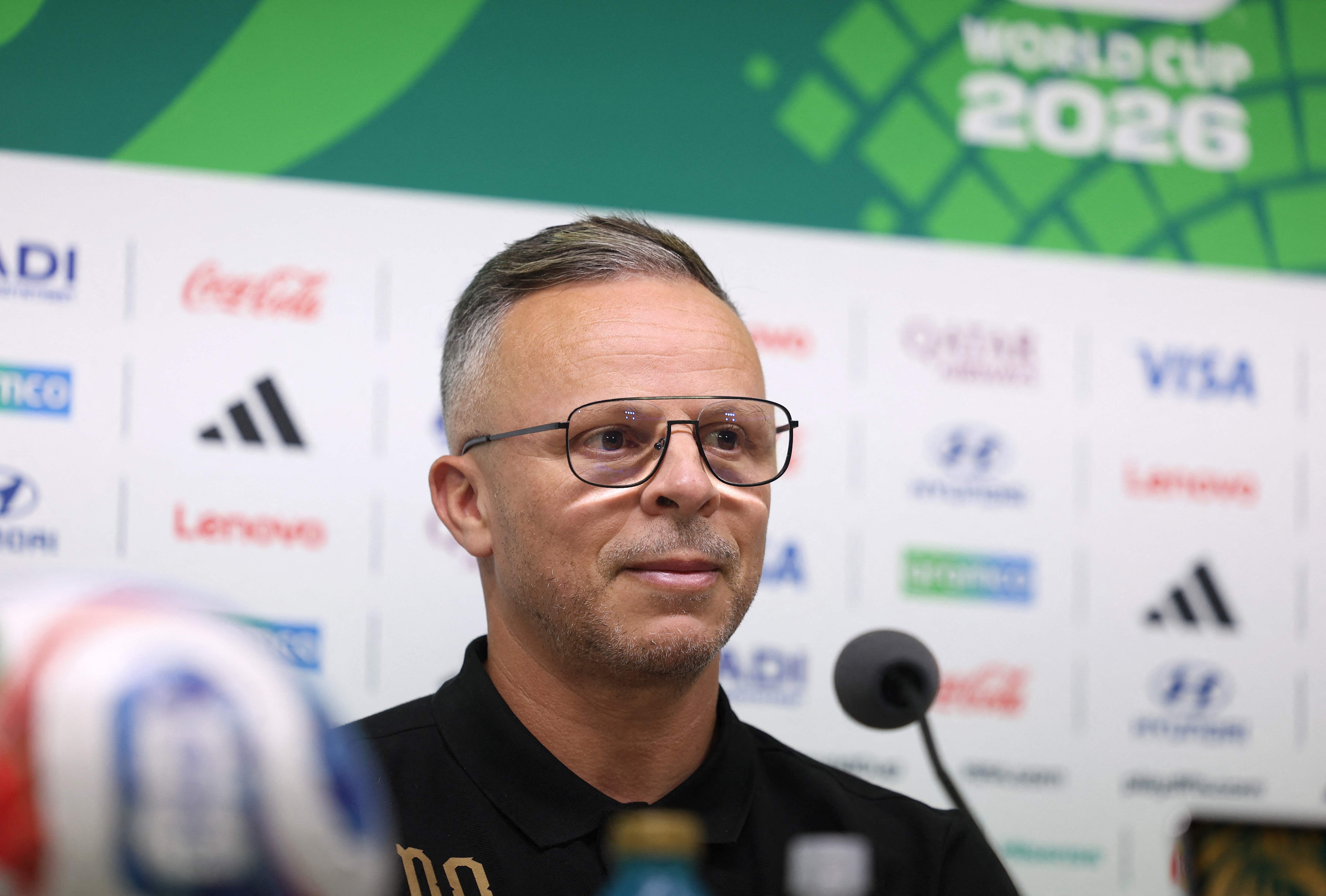 ‘Eles são do Marrocos’, reforça técnico da seleção africana sobre atletas nascidos na Holanda, rival na Copa