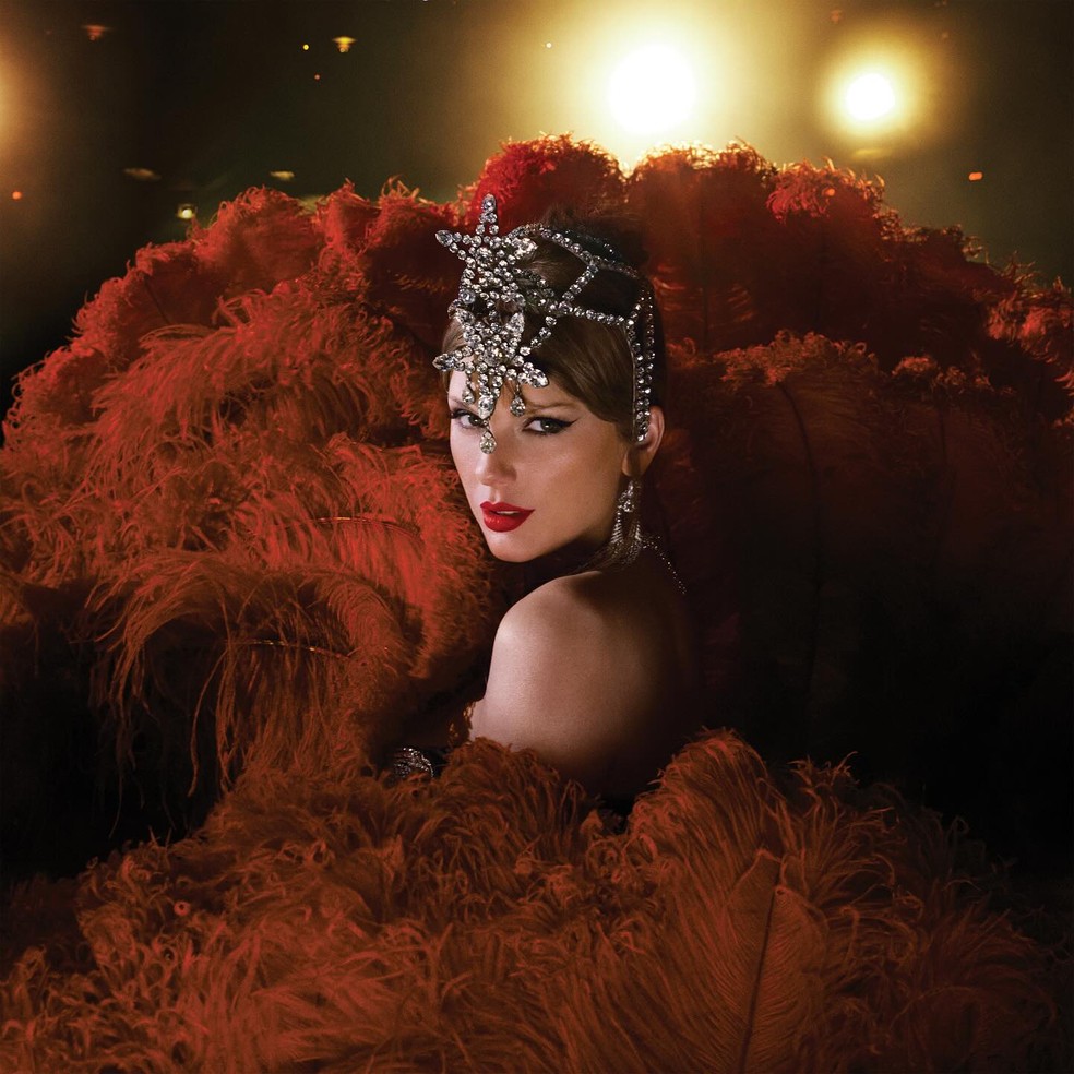 Taylor Swift em foto de divulgação do novo álbum,'The Life of Showgirl'. — Foto: Divulgação