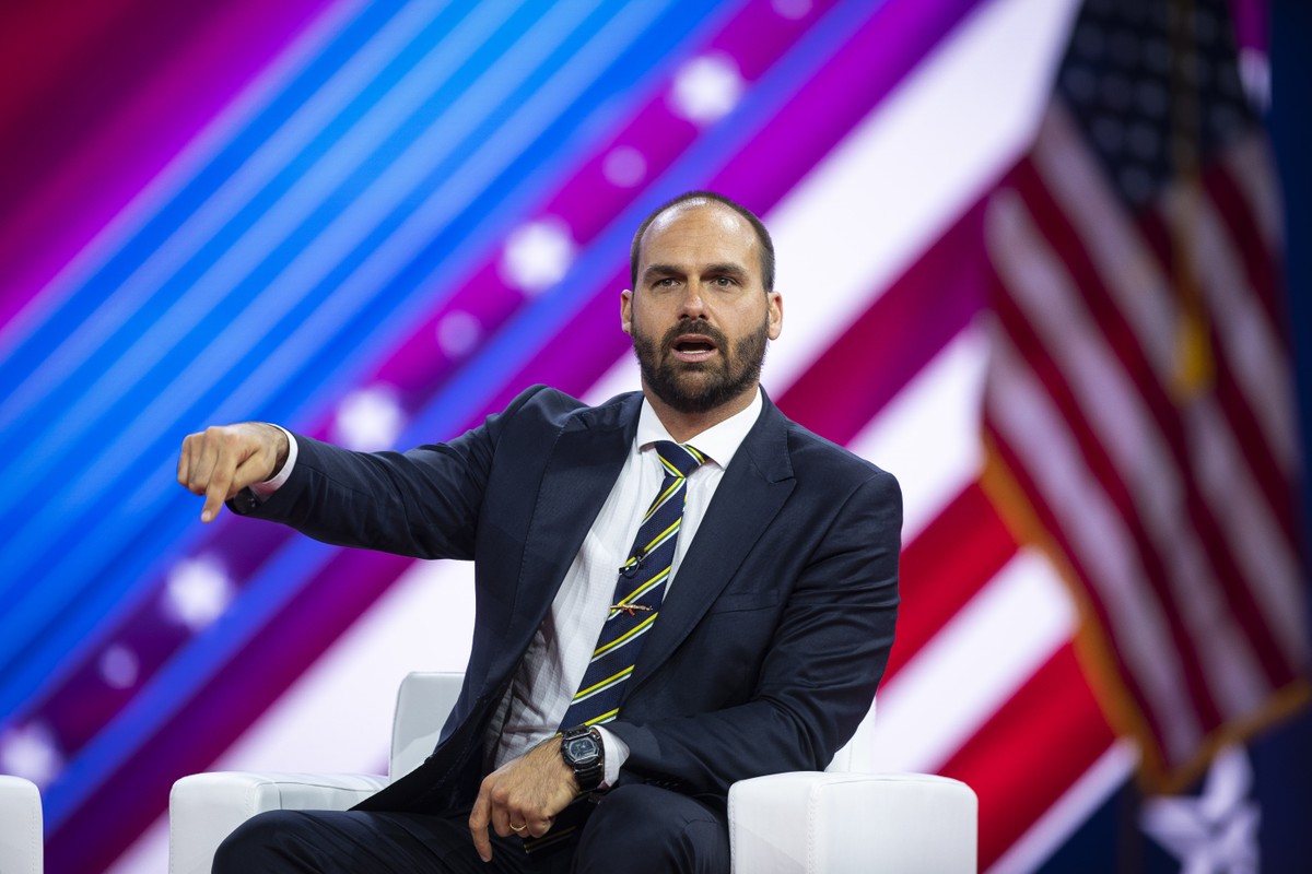 Cassado pela Câmara, Eduardo Bolsonaro diz que ida para os Estados Unidos  'valeu muito a pena'