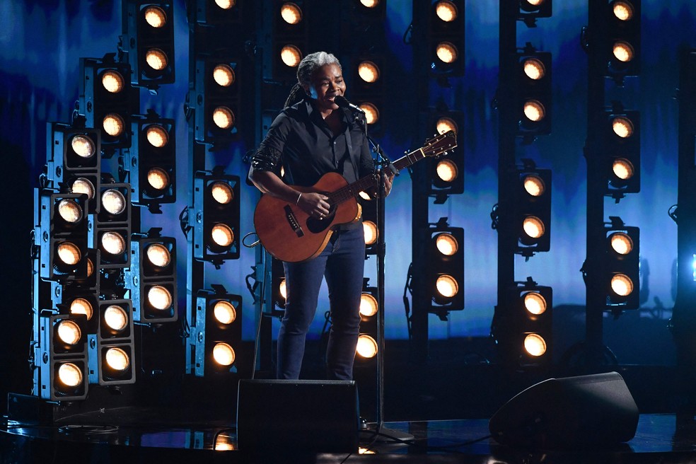 A cantora Tracy Chapman, em apresentação no Grammy de 2024 — Foto: Valerie Macon / AFP