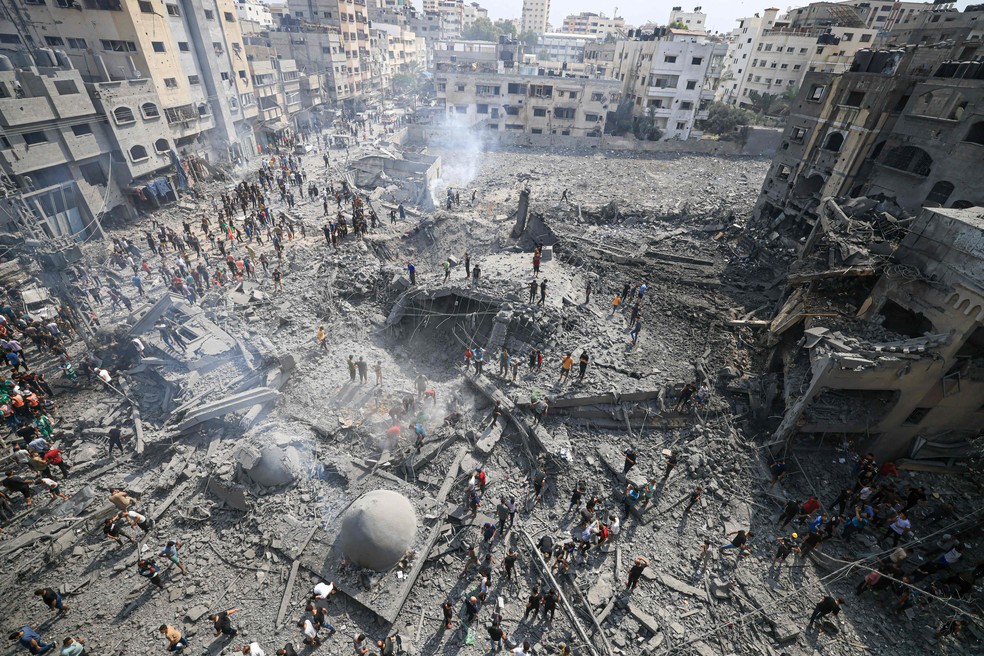 Ataques aéreos à Faixa de Gaza deixam destruição — Foto: Mahmud Hams/AFP