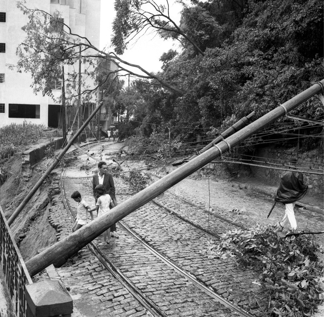 Rua Almirante Alexandrino, em Santa Teresa — Foto: Arquivo / Agência O Globo