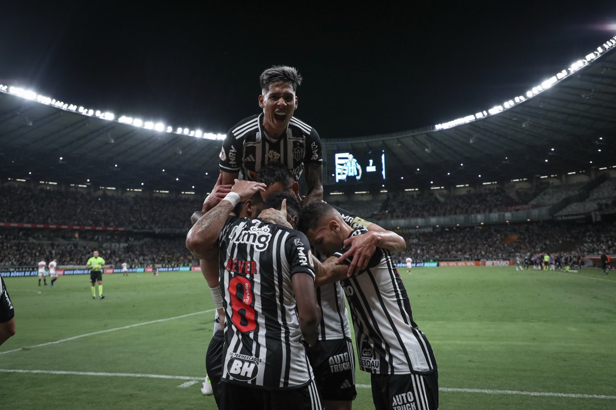 Após nova vitória do Corinthians sobre o São Paulo, Fiel tira onda
