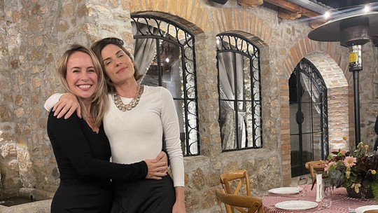 Fernanda Nobre vai a jantar de pré-casamento de Rafaela Mandelli