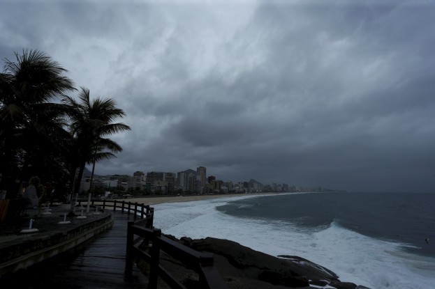 Rio amanheceu nublado, e tem previsão de ventos fortes e queda de temperatura