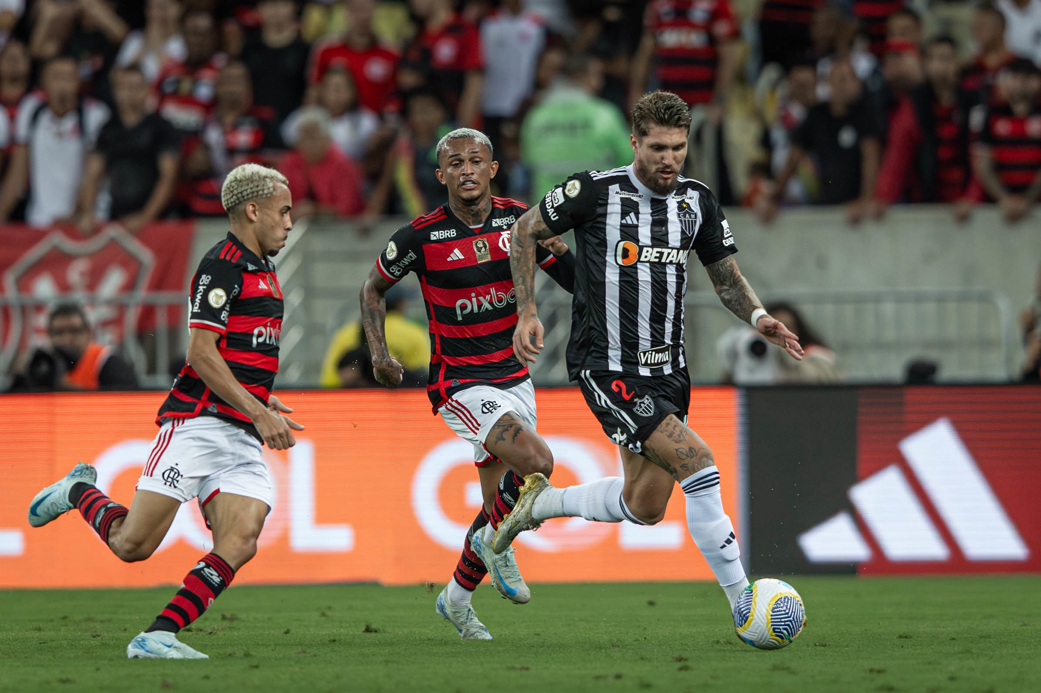 Três dias depois de decidirem a Copa do Brasil, Flamengo e Atlético-MG empatam sem gols pelo Brasileirão