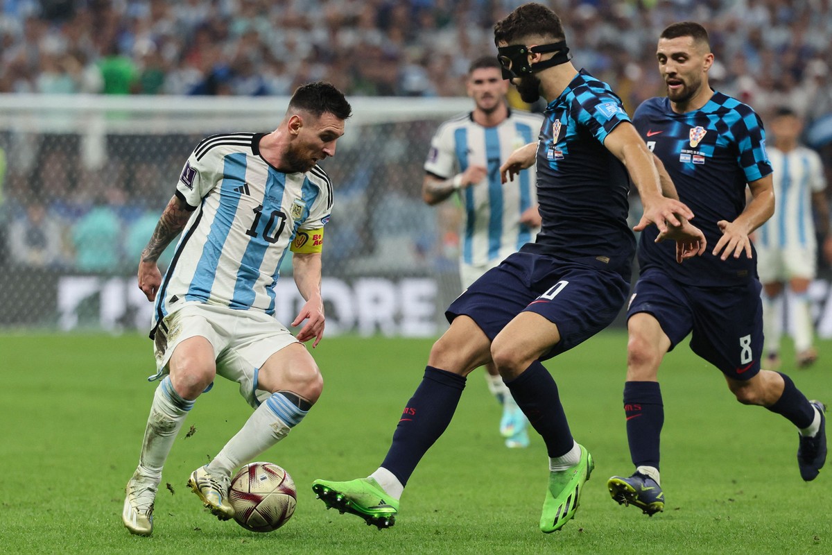 Messi a um milímetro