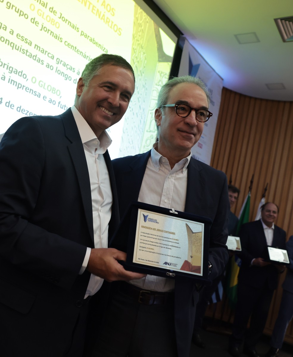 João Roberto Marinho, presidente do Grupo Globo, recebe homenagem pelo centenário do jornal — Foto: Maria Isabel de Oliveira