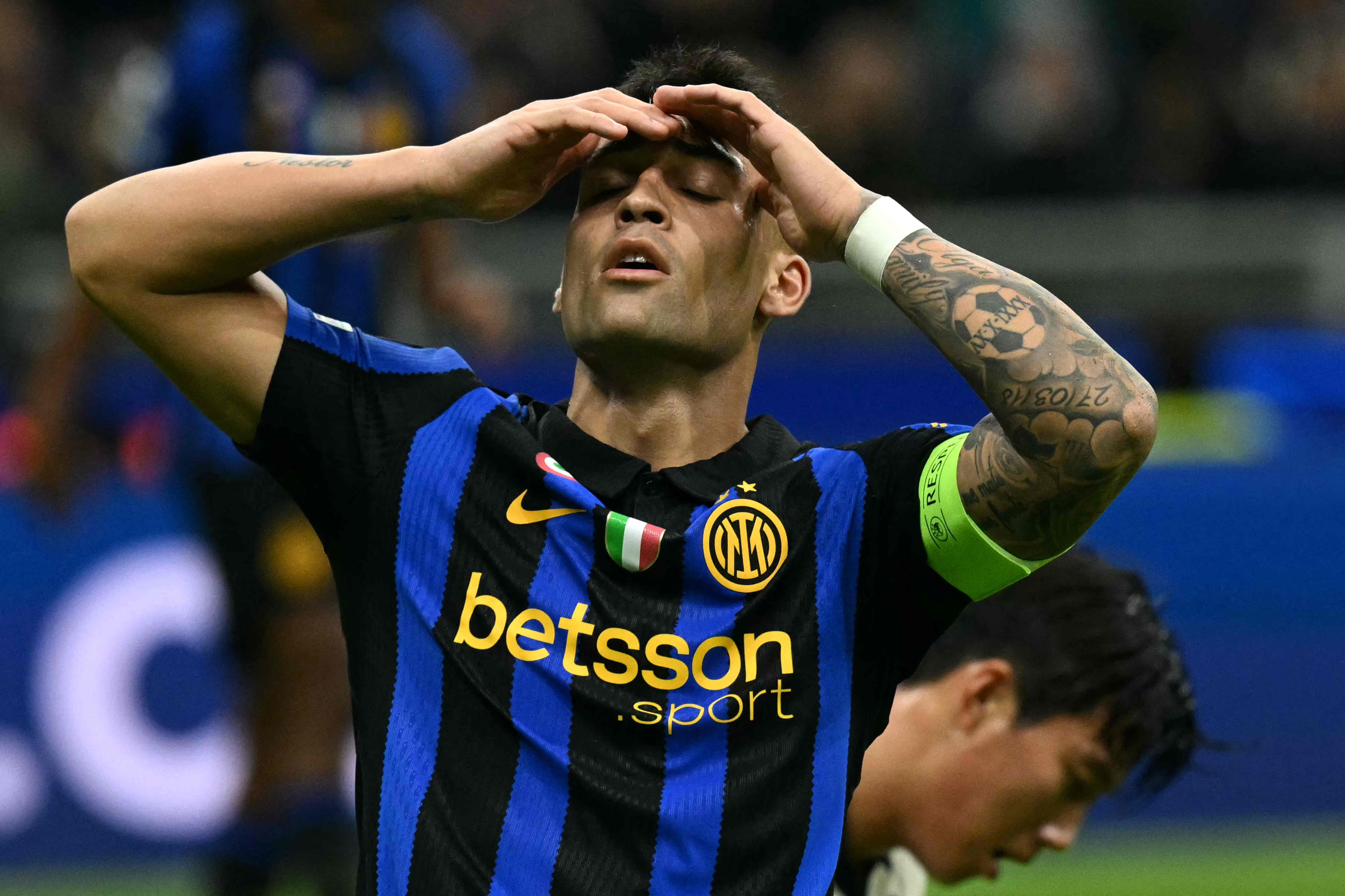 Lautaro Martínez ficará afastado por cerca de um mês devido a uma lesão muscular
