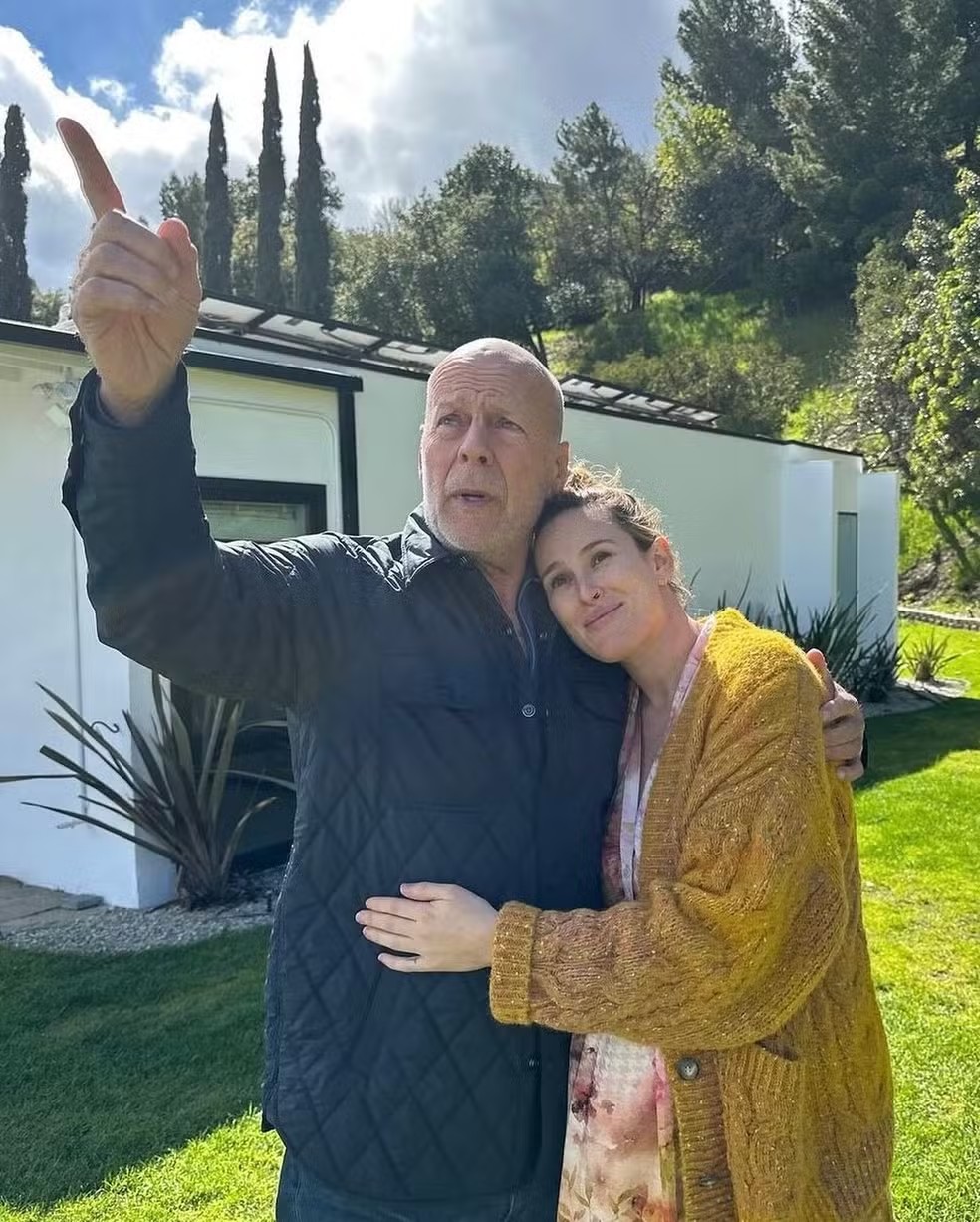 Bruce Willis com uma de suas três filhas — Foto: Reprodução/Instagram
