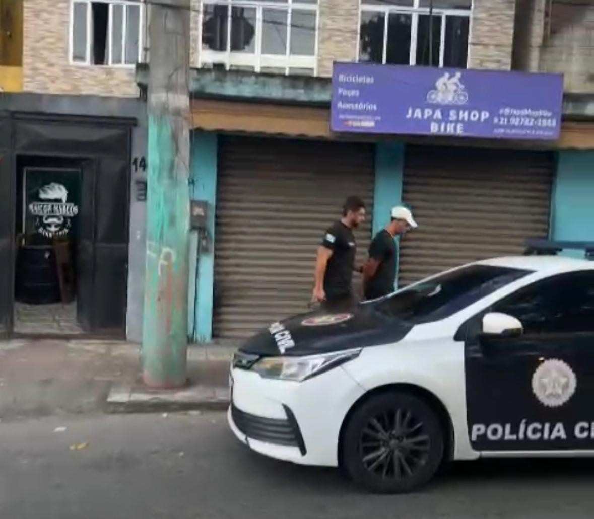 Tomou uma caipirinha e apagou: polícia prende dupla suspeita de aplicar ‘Boa Noite Cinderela’ em turistas no Rio - QTU Questões do Universo
