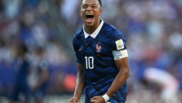 Mbappé é o primeiro jogador a marcar dez gols numa mesma Copa desde Gerd Müller, em 1970