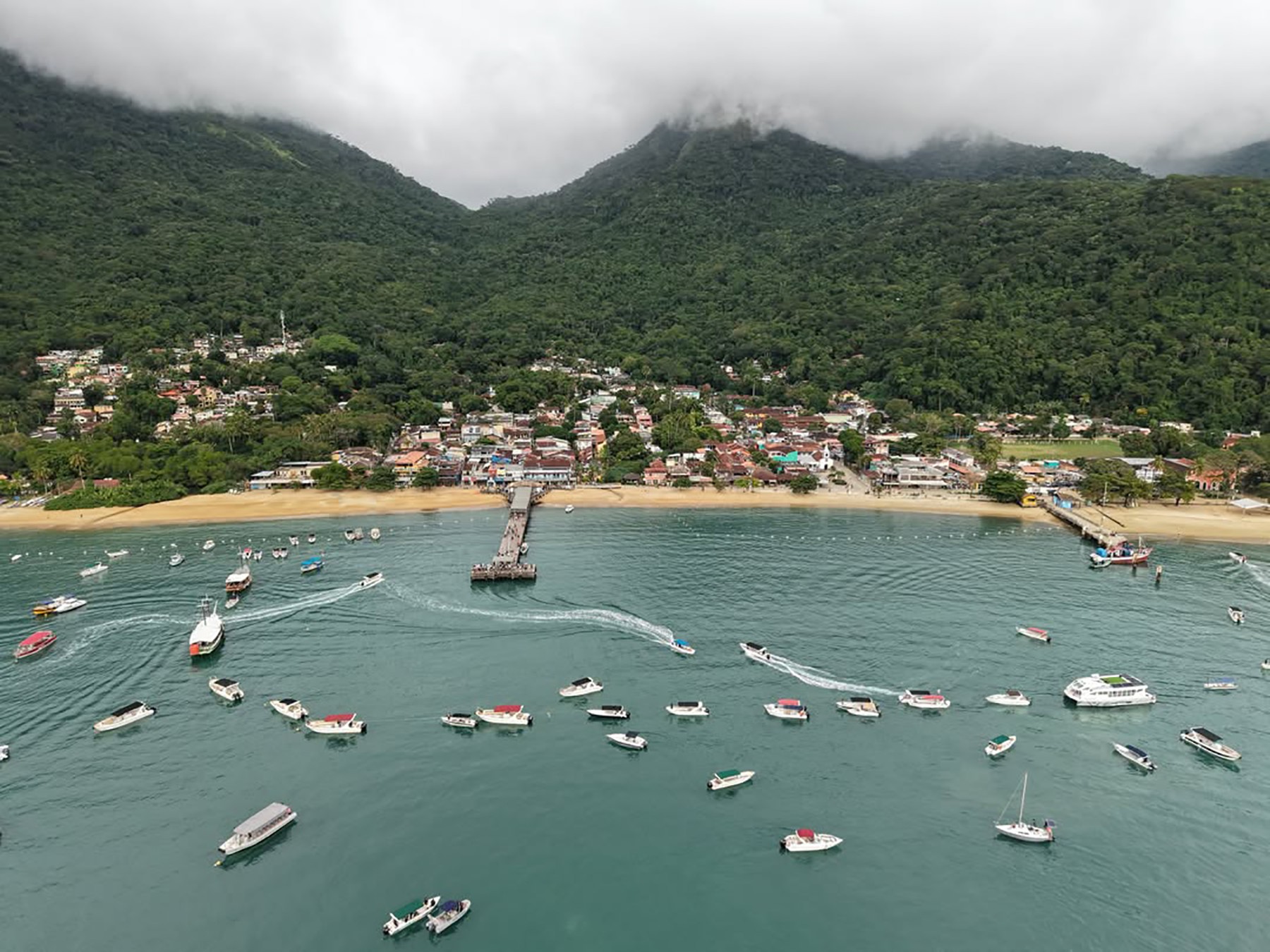 Taxa de turismo em Angra dos Reis: primeiro dia tem barcos impedidos de chegar à Vila do Abraão, na Ilha Grande