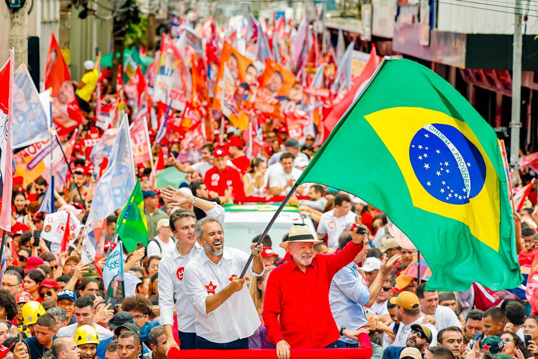 Lula se cerca de petistas bem votados no Nordeste após Edinho ser criticado por rumos da campanha