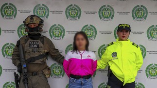 Apontada como líder de facção na Colômbia, 'Bebecita do TikTok' é detida — Foto: Colombian Police / AFP