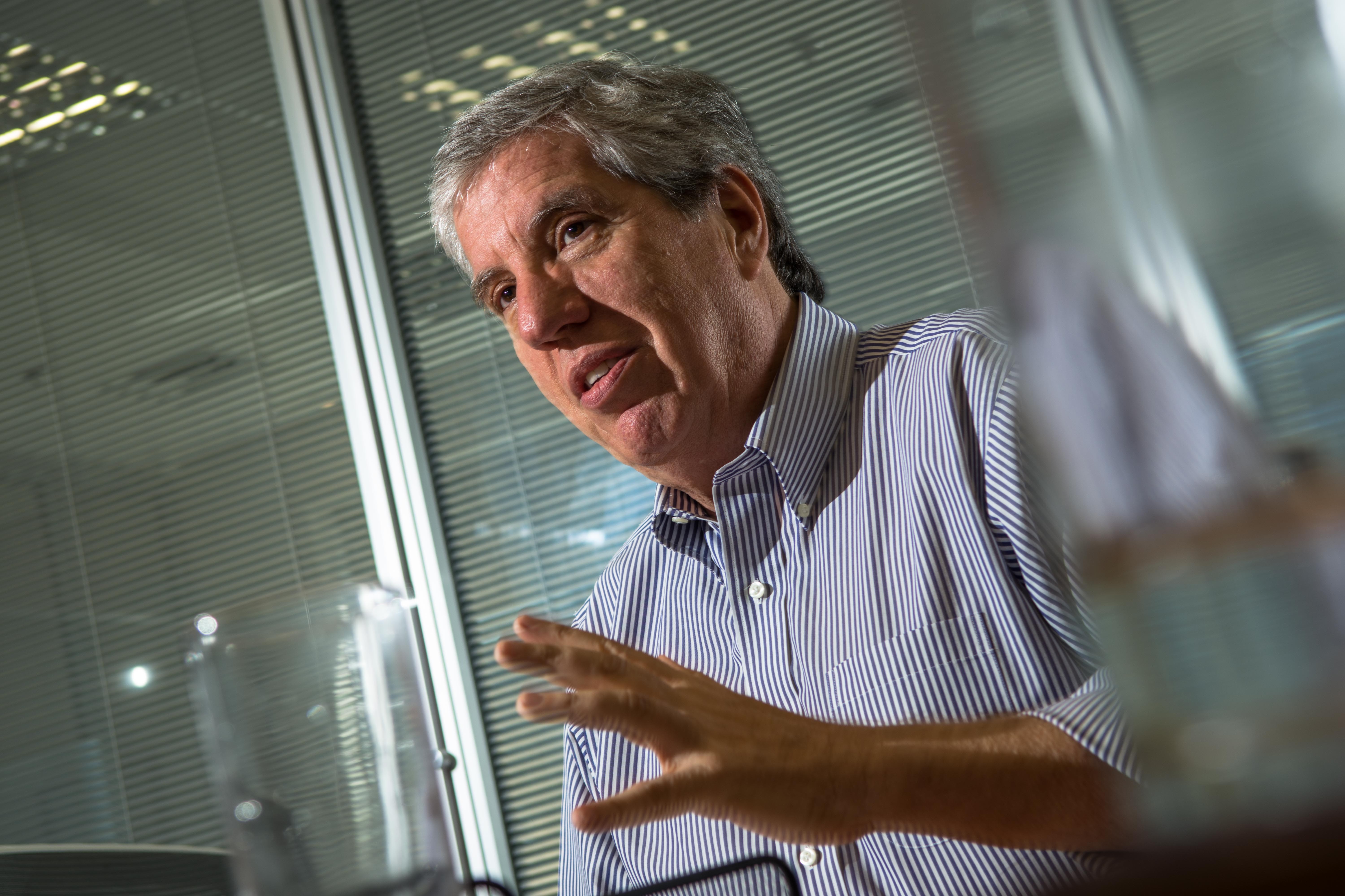 Empresários buscam candidato de centro para disputar eleições de 2026